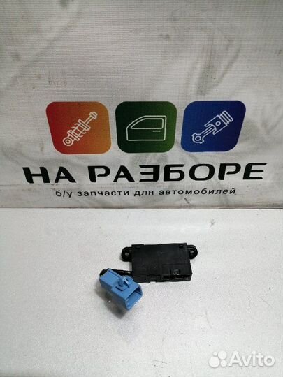 Блок управления подогревом руля Toyota Land