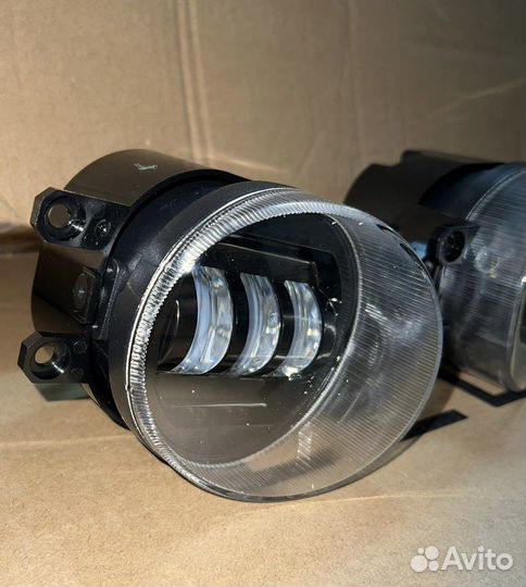 Противотуманные фары LED Toyota желтый/белый