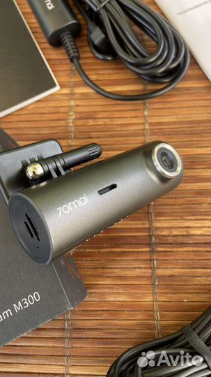 Автомобильный видео-регистратор 70mai M300