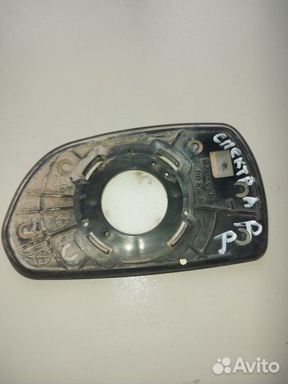 Зеркальный элемент правый Kia Spectra