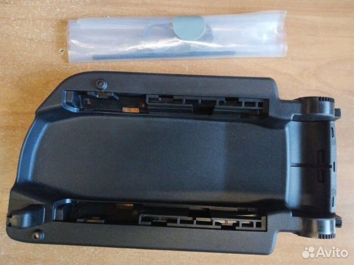 Крышка подлокотника Bmw X1 E84 2009-2015