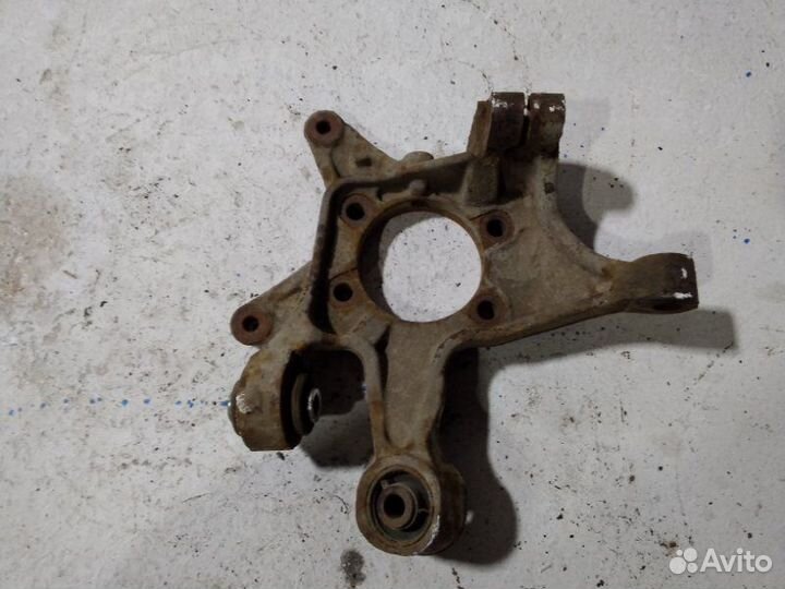 Кулак поворотный задний левый Subaru Impreza G12