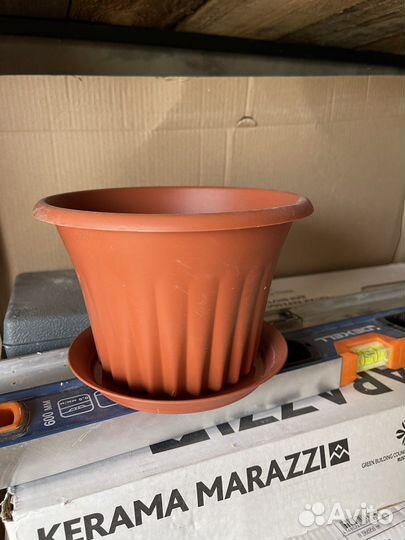 Кашпо горшок для цветов