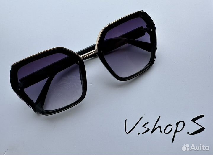 Солнцезащитные очки Chanel