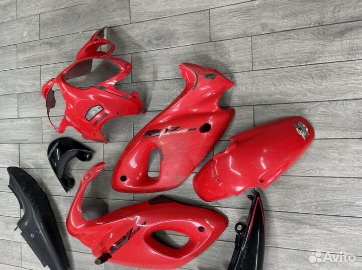 Пластик Suzuki sv400