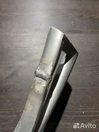 Правый пассажирский кронштейн Yamaha YZF-R6 08+