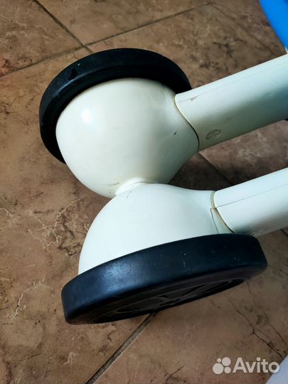 Беговел Chillafish Bunzi