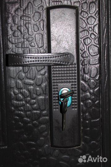 Дверь входная металлическая