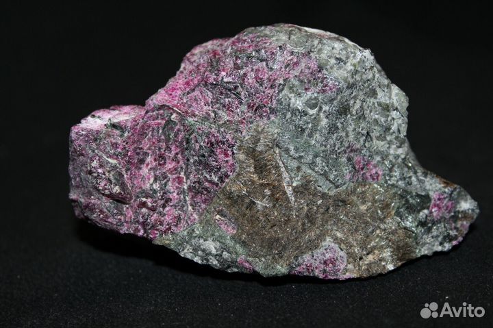 Эвдиалит 217