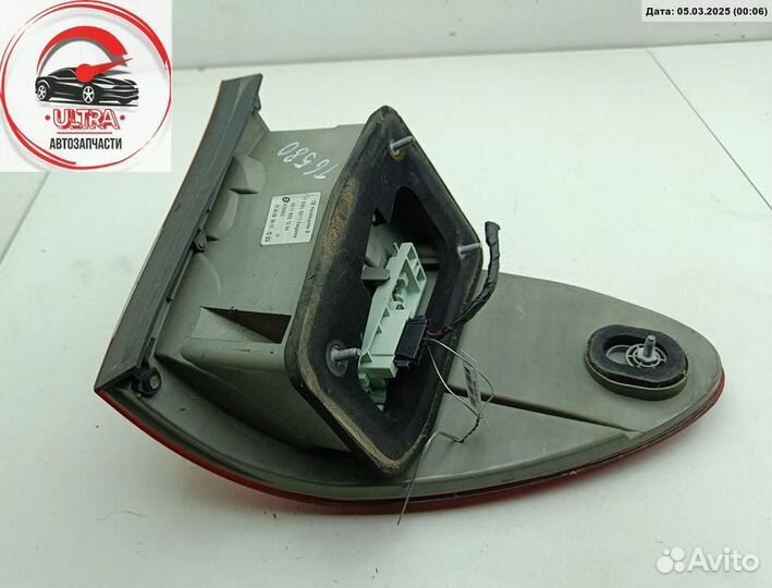 Фонарь задний правый б/у Mercedes W211 (E) 2118201264