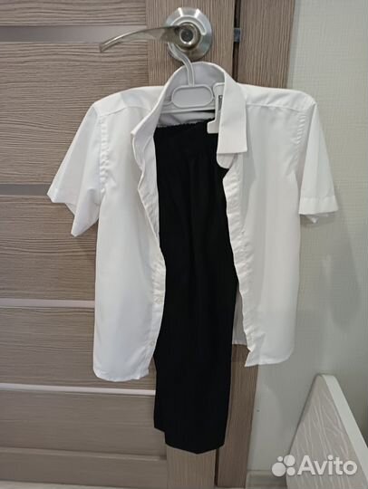Белая рубашка, черные брюки р-р 110