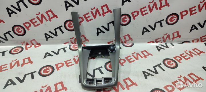 Консоль центральная Chevrolet Captiva C100 LE5