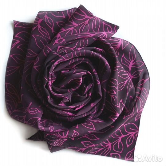 Шарф с розовыми веточками шелковый женский