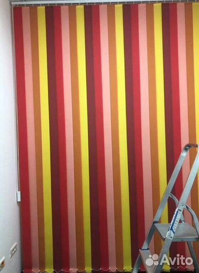 Рулонные шторы мини блэкаут B7239