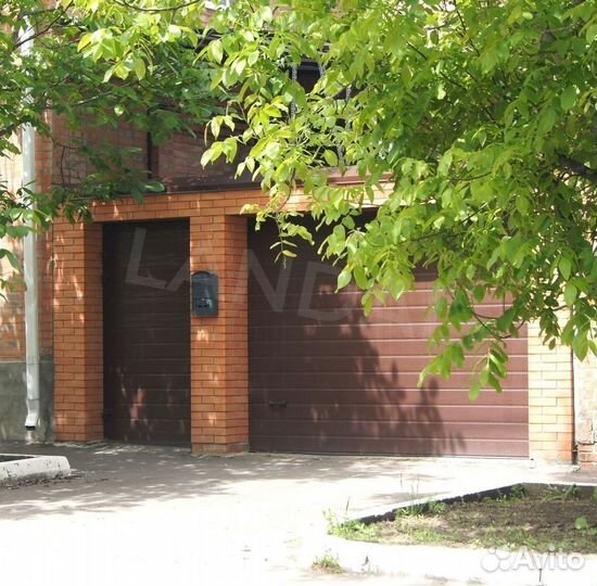 Секционные ворота