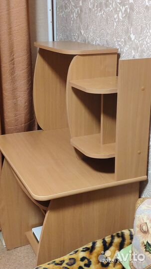 Компьютерный компактный столик