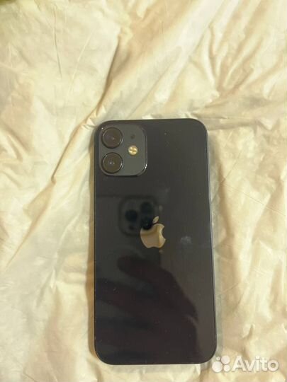 Телефон iPhone 12 mini