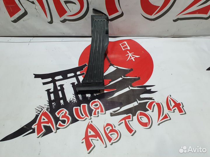 Педаль BMW 318i E46 N46 B20 2004