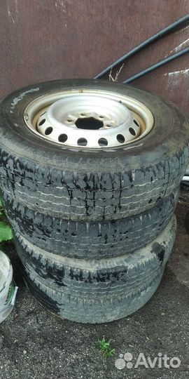 Bridgestone Dueler H/T D689 205/80 R16