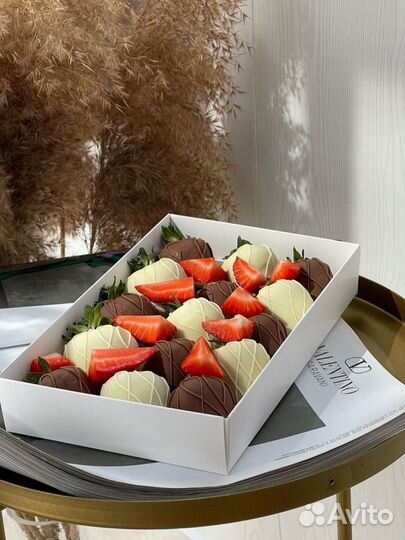 Боксы клубника в шоколаде/ бананы / букеты