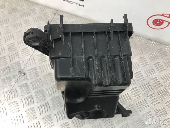 Б/У корпус воздушного фильтра Hyundai Solaris HCR