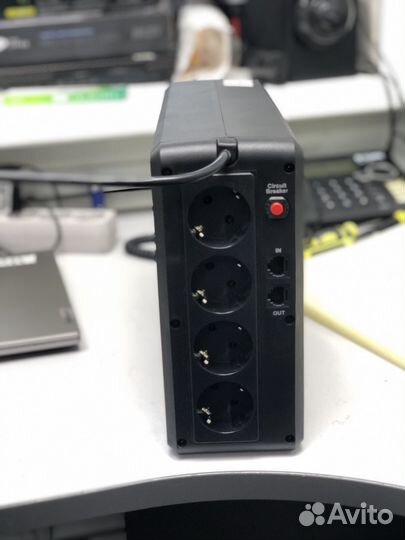 Источник бесперебойного питания CyberPower