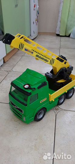 Детский автомобиль