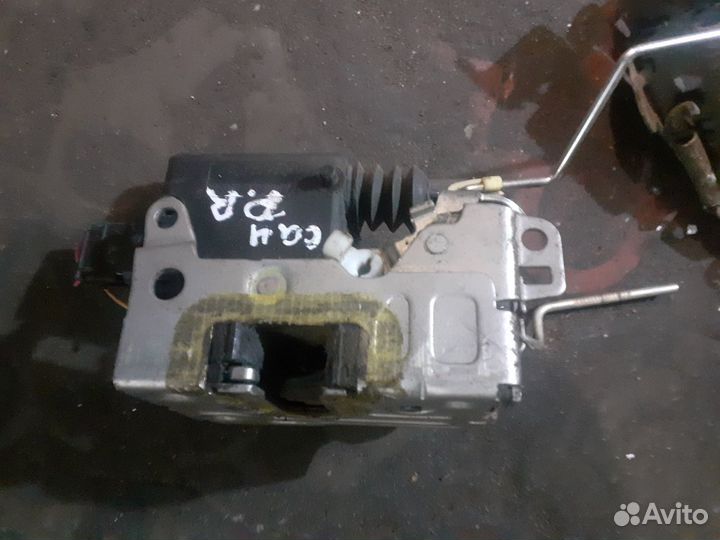 Замок двери Renault Logan передний правый