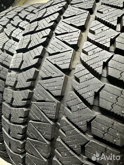 Bridgestone Blizzak WS90 215/55 R17 94H