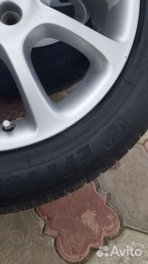 Goodyear EfficientGrip SUV 4x4 225/60 R18