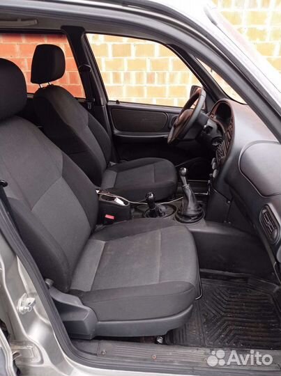 Сиденья от иномарки на Шевроле Ниву