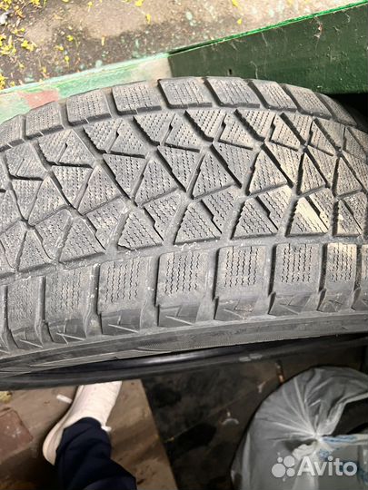 Bridgestone Blizzak DM-V2 275/50 R22 111T