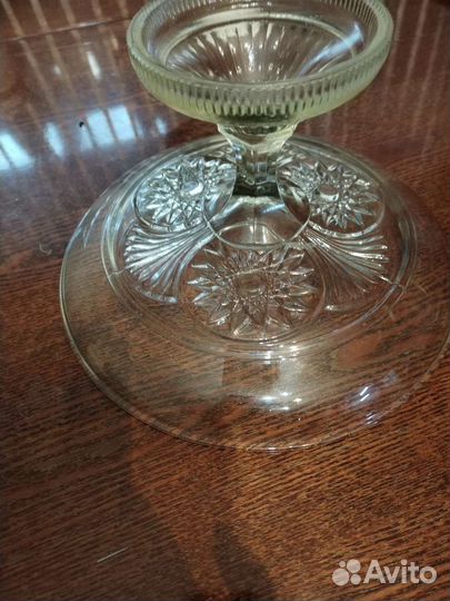 Ваза для фруктов Мальцевское стекло на ножке СССР