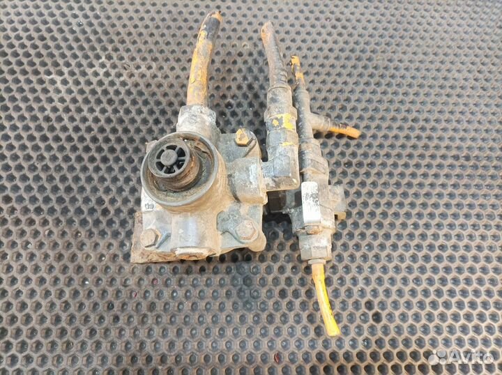 3173150 Клапан ускорительный