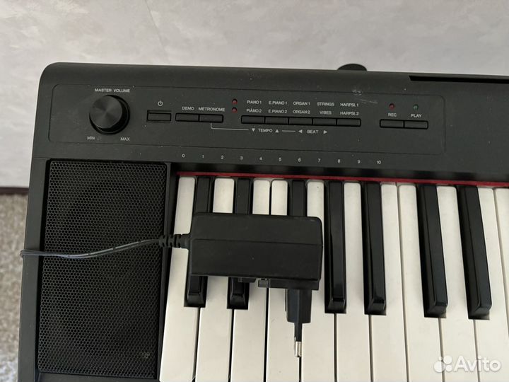 Синтезатор Yamaha Piaggero NP-12