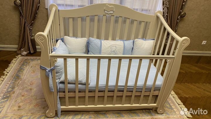 Детская кроватка
