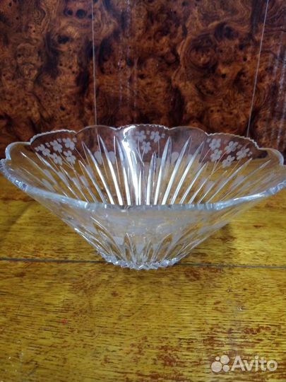 Хрустальные рюмки,салатник, рога