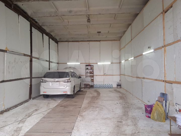 Гараж, > 30 м²