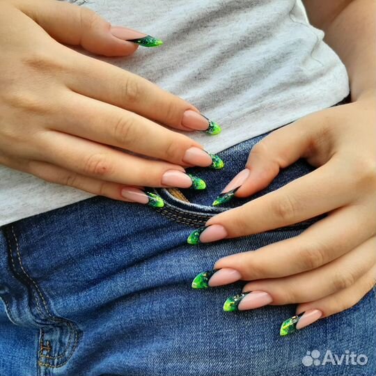 Наращивание ногтей, педикюр