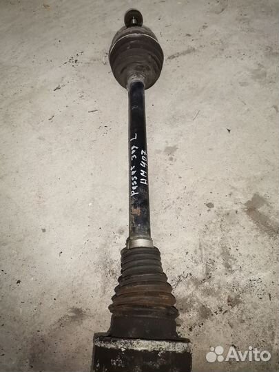 Полуось задняя (приводной вал, шрус) Volkswagen Pa