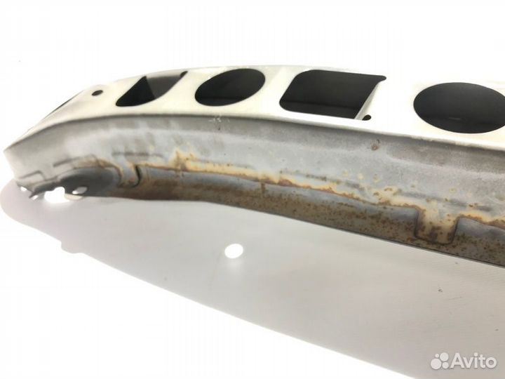 Усилитель бампера передний Toyota Vitz NCP95 2nzfe