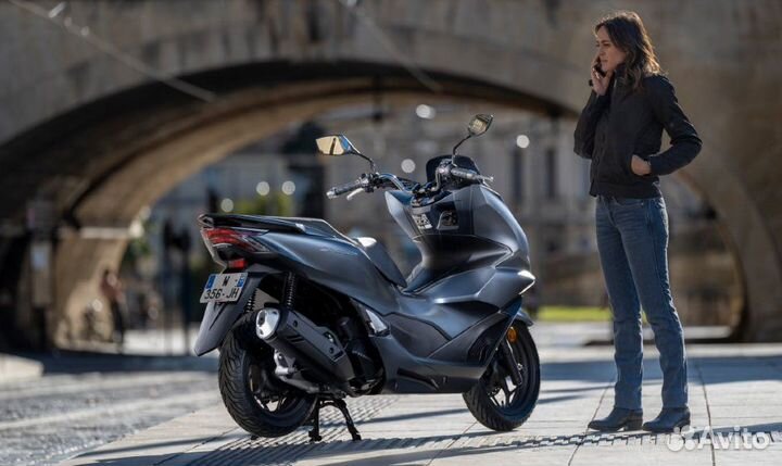 Новый скутер Honda PCX125