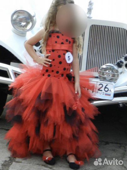 Нарядные праздничные платья