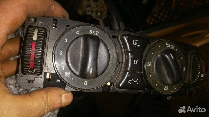 Панель консоль приборов на Мерседес 180 С класса w