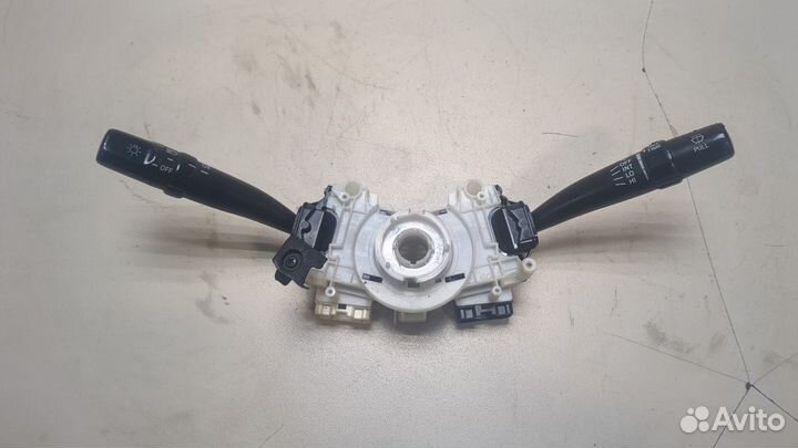 Переключатель поворотов и дворников Toyota Avensis 1