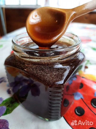 Натуральный свежий мед из деревни