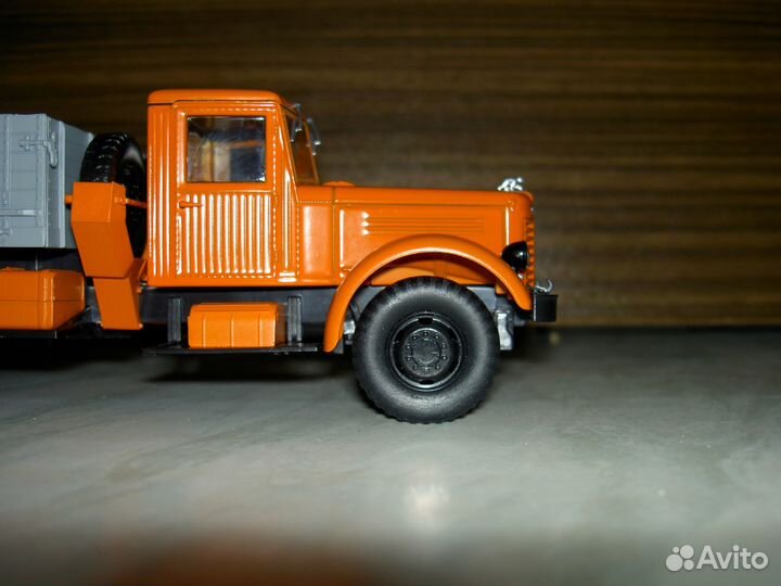 Яаз-210 1/43 Автоистория
