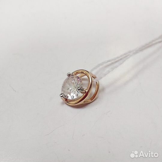 Золотая подвеска с камнем