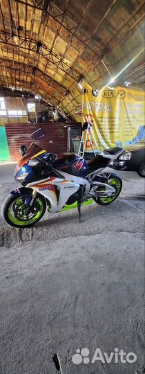 Honda cbr 1000rr faerblade