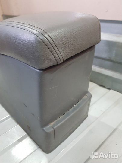 Подлокотник Chevrolet Lacetti J200 F14D3 2008